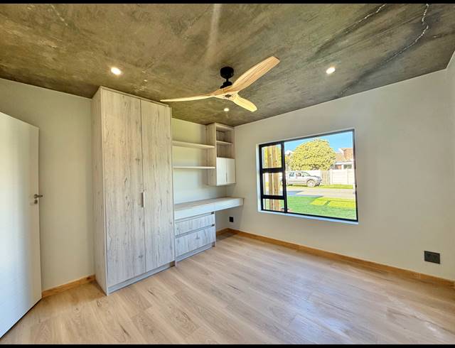 4 BEDROOM HOUSE FOR SALE IN ASTON BAY